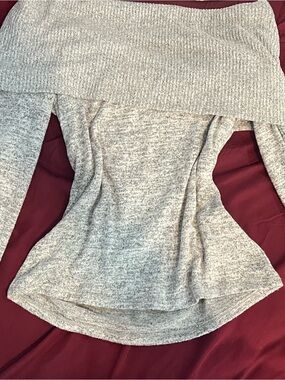 Hollister Off-the-Shoulder Fold Over Knit Sweater | Light Gray